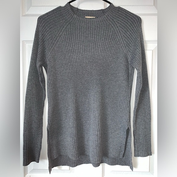 ELIE TAHARI • ribbed sweater top cashmere blend modern chic quiet luxury muted - Picture 2 of 16
